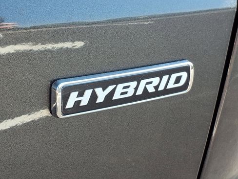 Used 2020 Ford Escape Titanium FWD image 34