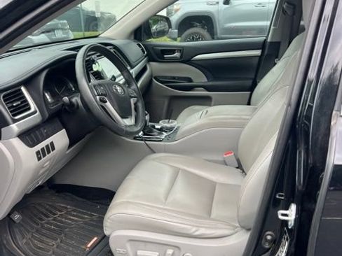 Used 2015 Toyota Highlander XLE AWD/4WD image 4