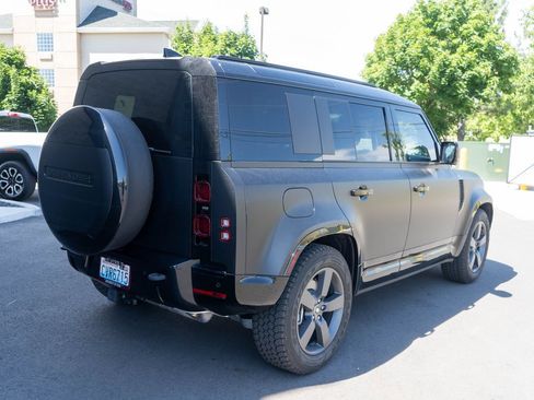 Used 2025 Land Rover Defender 110 X-Dynamic SE AWD/4WD image 7