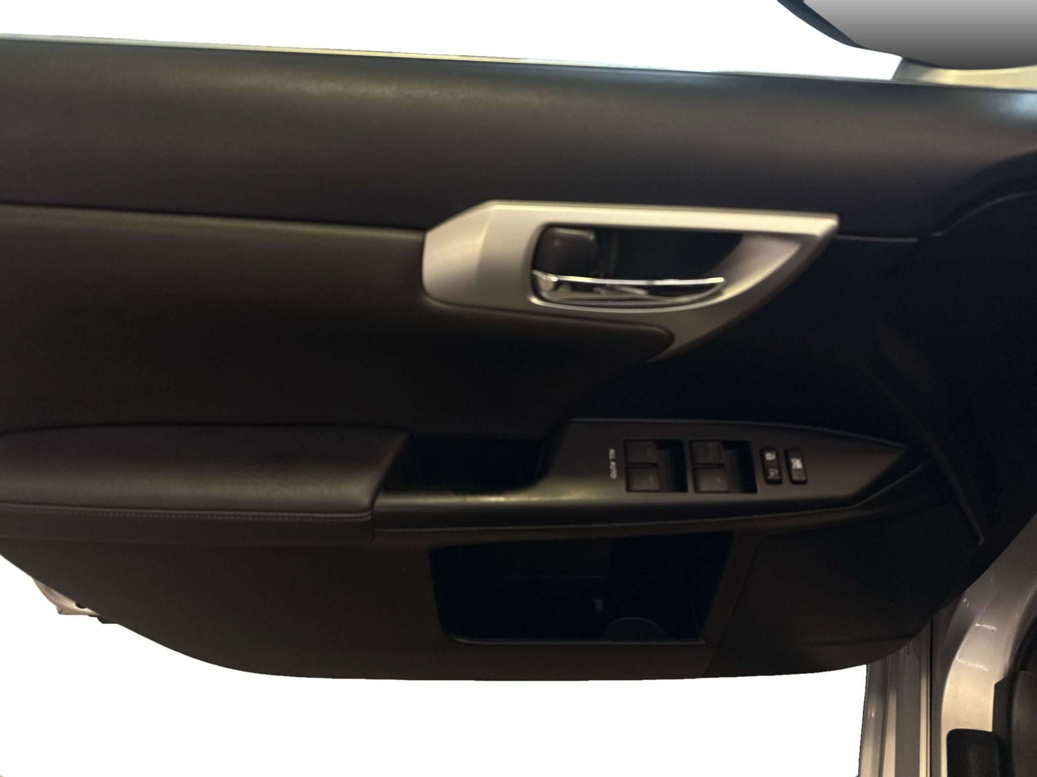 Used 2011 Lexus CT 200h Premium FWD image 15