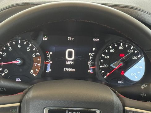 Used 2025 Jeep Compass Trailhawk AWD/4WD image 34