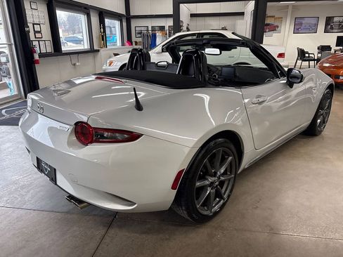 Used 2016 MAZDA MX-5 Miata Grand Touring image 16