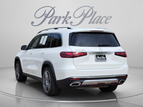 Used 2025 Mercedes-Benz GLS 450 4MATIC image 3