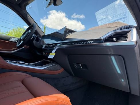 New 2027 BMW X7 xDrive40i w/ M Sport Package AWD/4WD image 16