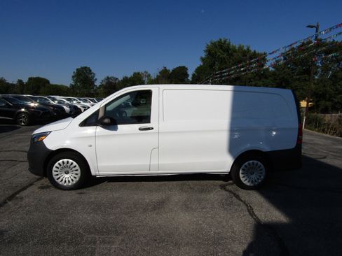 Used 2020 Mercedes-Benz Metris image 4