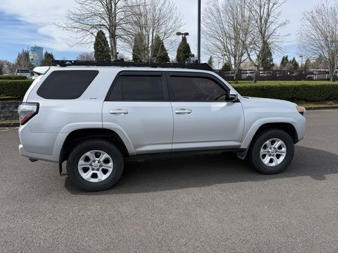 Used 2015 Toyota 4Runner SR5 Premium image 8