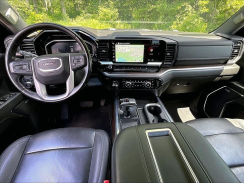 Used 2022 GMC Sierra 1500 SLT w/ SLT Convenience Package AWD/4WD image 19