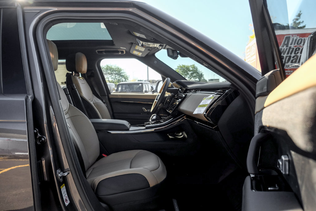 New 2027 Land Rover Range Rover Sport Dynamic SE AWD/4WD image 22