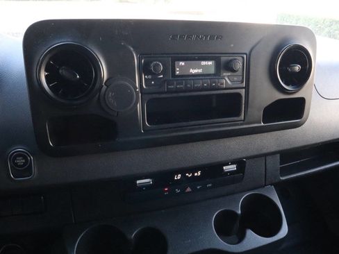 Used 2023 Mercedes-Benz Sprinter 1500 image 12