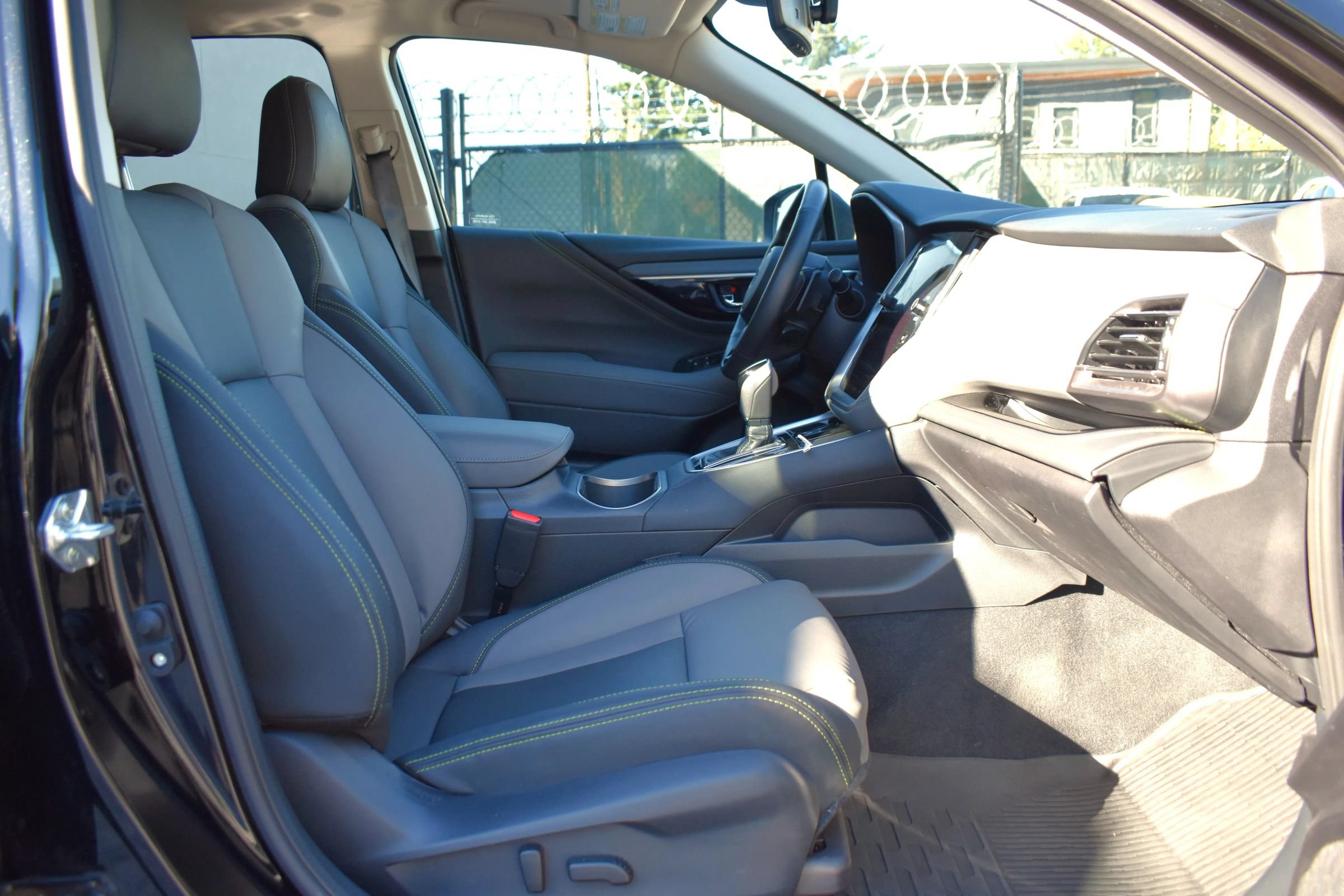 Used 2025 Subaru Outback Onyx Edition XT AWD/4WD image 30
