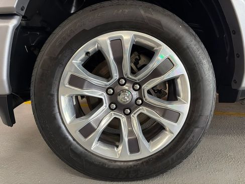 Used 2022 RAM 1500 Limited w/ Body Color Bumper Group AWD/4WD image 4