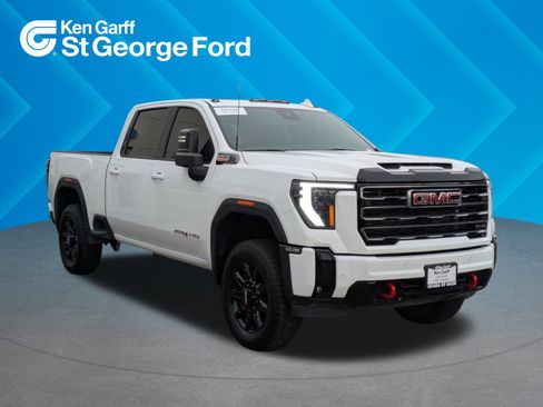 Used 2025 GMC Sierra 2500 AT4 image 1