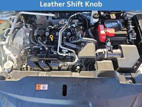 Used 2024 Mitsubishi Outlander SE image 16