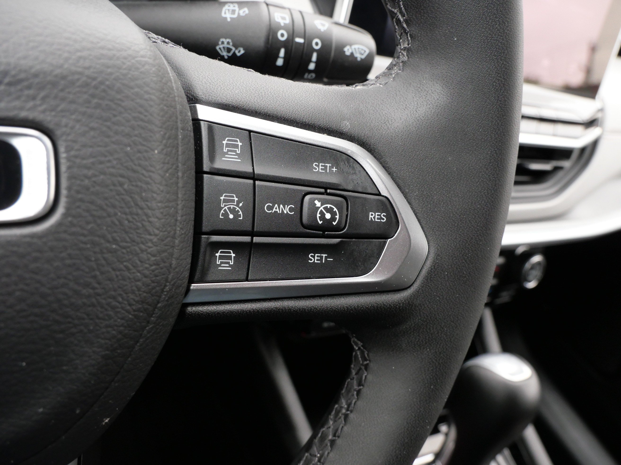 Used 2025 Jeep Compass Limited AWD/4WD image 25