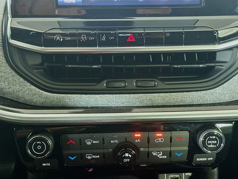 Used 2022 Jeep Compass Latitude w/ Convenience Group image 24