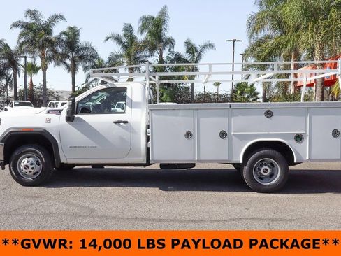 Used 2022 GMC Sierra 3500 Pro w/ Convenience Package image 5