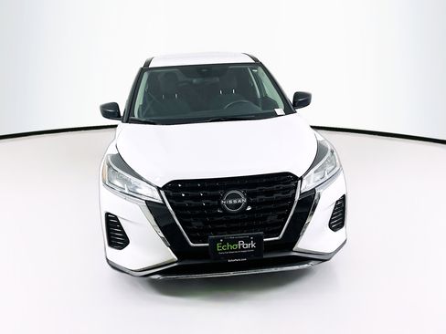 Used 2024 Nissan Kicks S image 2