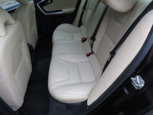 Used 2018 Volvo S60 T5 Dynamic w/ Vision Package image 15