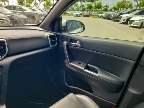 Used 2022 Kia Sportage Nightfall Edition FWD image 12