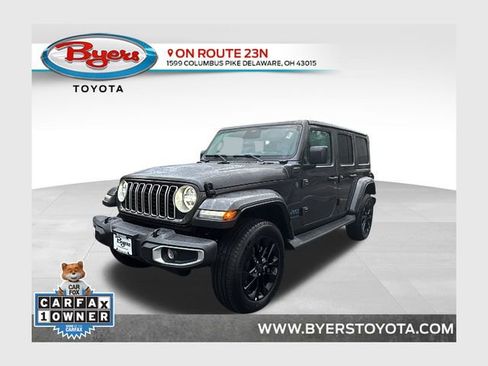 Used 2025 Jeep Wrangler Unlimited Sahara image 1