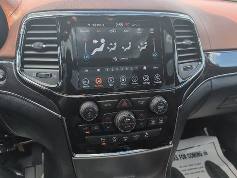 Used 2021 Jeep Grand Cherokee Overland AWD/4WD image 20