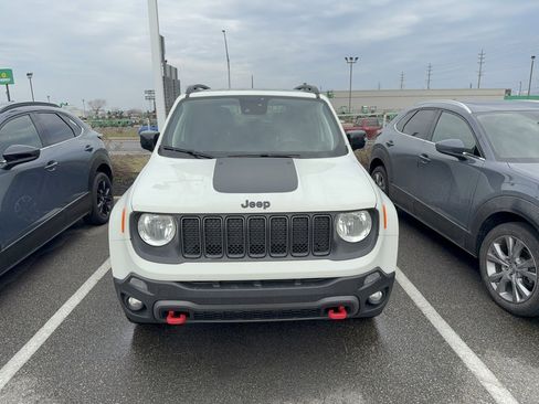 Used 2023 Jeep Renegade Trailhawk image 2