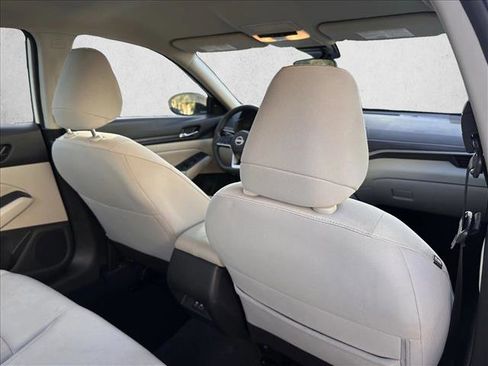 Used 2024 Nissan Altima 2.5 SV image 28