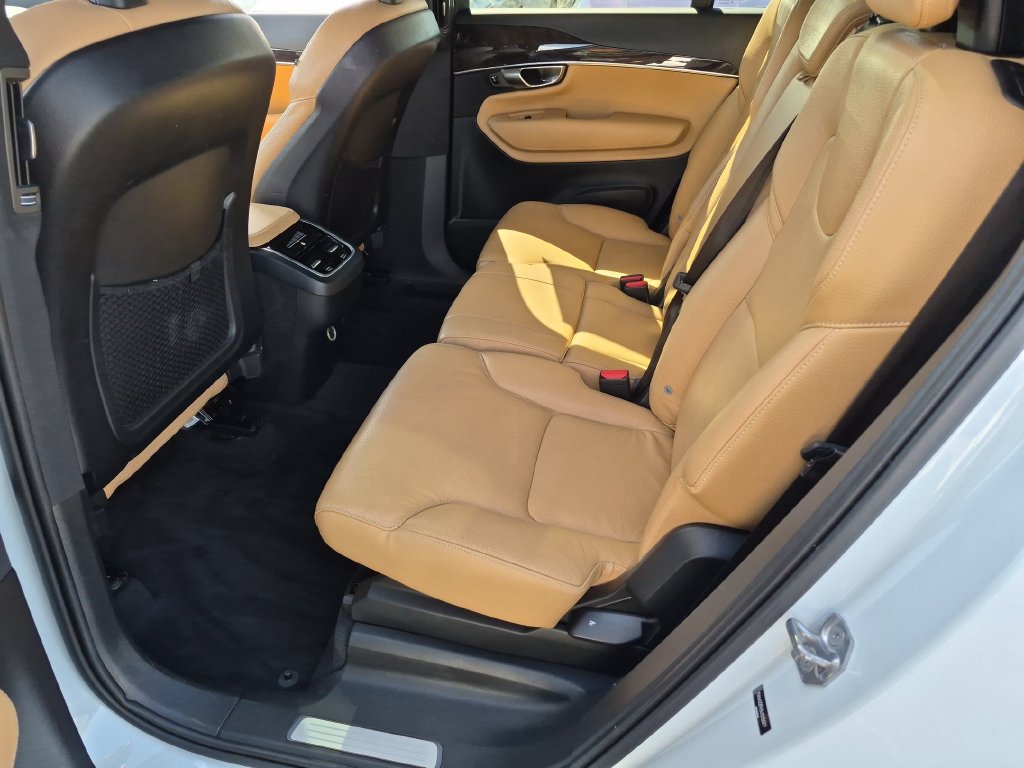 Used 2018 Volvo XC90 T6 Momentum w/ Convenience Package AWD/4WD image 33