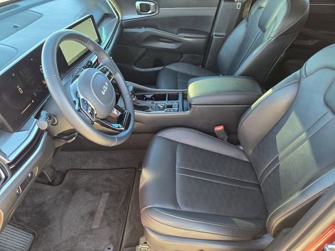 Certified 2025 Kia Sorento S w/ Panoramic Sunroof Package image 11