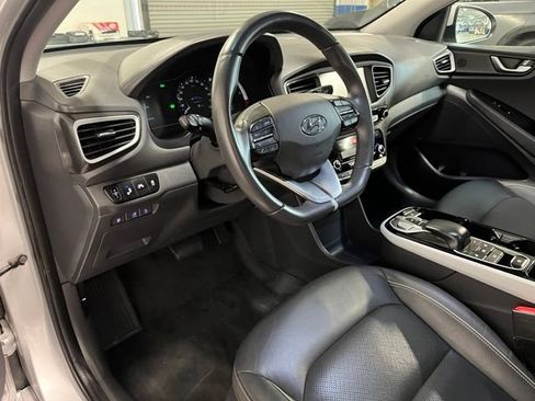 Used 2018 Hyundai Ioniq Limited FWD image 19