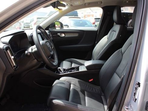 Certified 2024 Volvo XC40 B5 Ultimate w/ Protection Package Premier AWD/4WD image 25