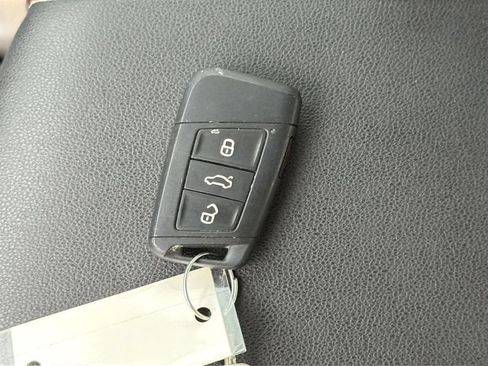 Used 2025 Volkswagen Taos S AWD/4WD image 24