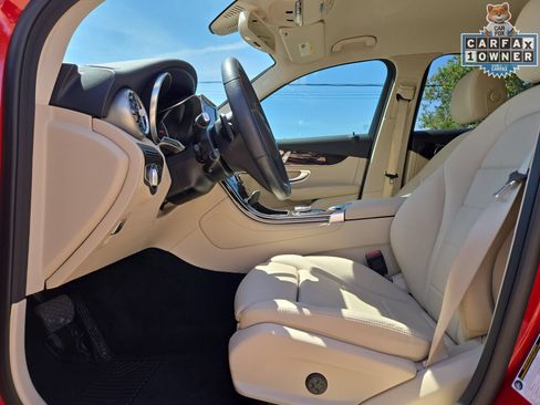 Used 2019 Mercedes-Benz GLC 300 4MATIC image 16