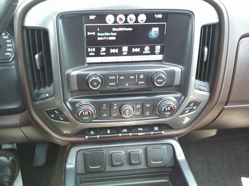 Used 2016 Chevrolet Silverado 2500 High Country w/ High Country Premium Package AWD/4WD image 12