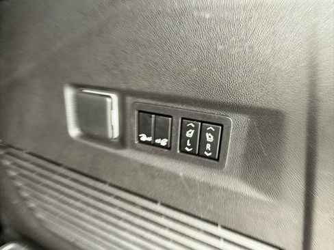 Used 2023 Chevrolet Tahoe Premier w/ Advanced Technology Package image 15