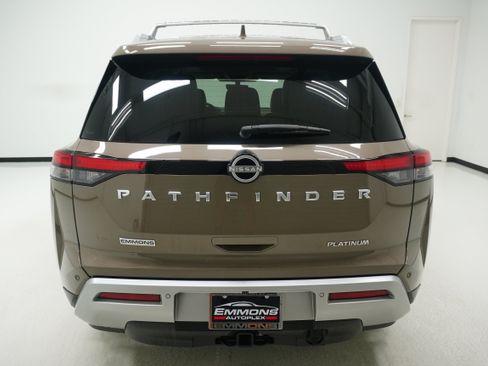 Used 2023 Nissan Pathfinder Platinum FWD image 5