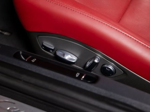 Used 2025 Porsche 718 Cayman RWD image 15