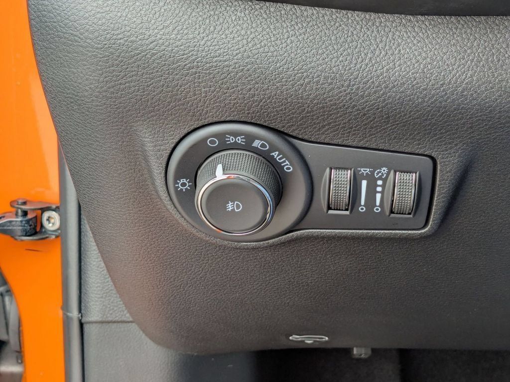 New 2026 Jeep Compass Latitude AWD/4WD image 17