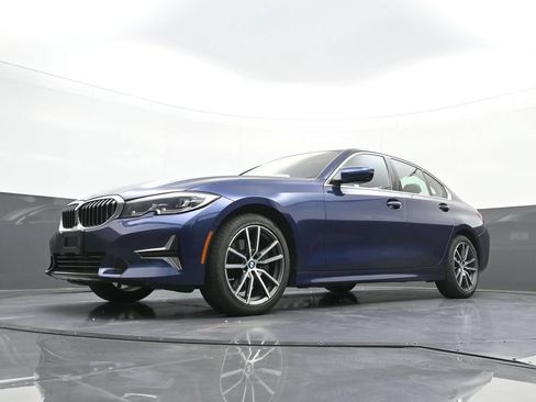Used 2020 BMW 330i xDrive Sedan AWD/4WD image 23