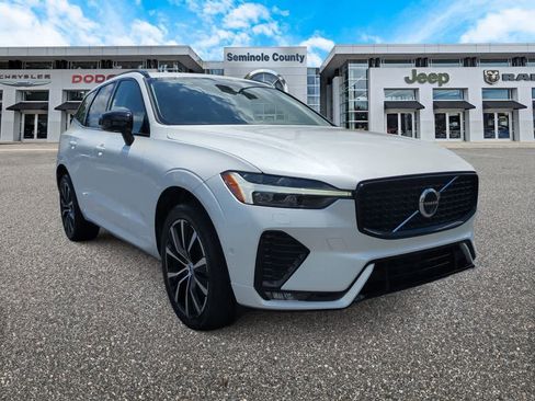 Used 2024 Volvo XC60 B5 Plus AWD/4WD image 2