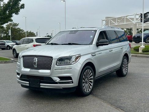 Used 2019 Lincoln Navigator Reserve image 8