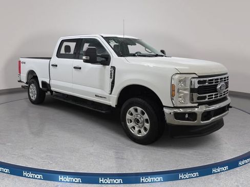 Certified 2024 Ford F250 XLT AWD/4WD image 3