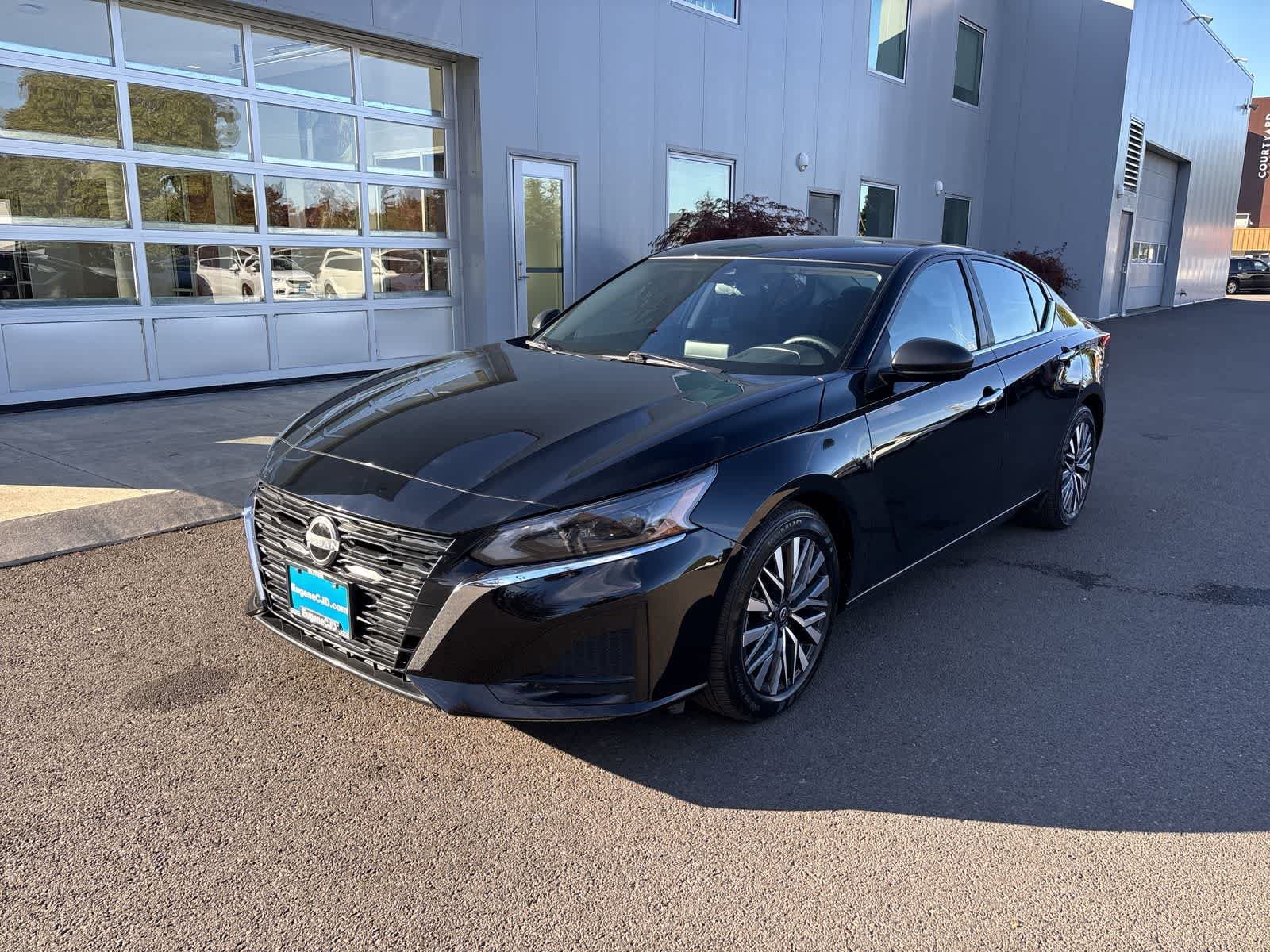 Used 2025 Nissan Altima 2.5 SV FWD image 1