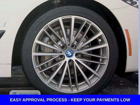 Used 2018 BMW 530e xDrive w/ Premium Package 2 image 11