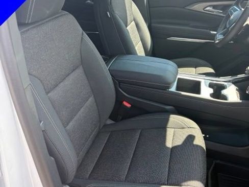 New 2026 Chevrolet Traverse LT w/ Driver Confidence Package AWD/4WD image 28