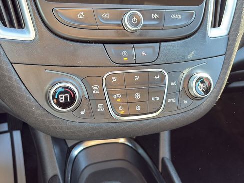 Used 2023 Chevrolet Malibu LT image 21