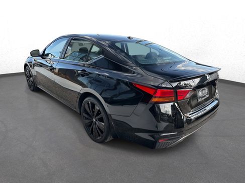 Used 2022 Nissan Altima 2.5 SR w/ Midnight Edition Package image 5