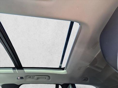 Used 2019 Volvo XC90 T5 Momentum image 27