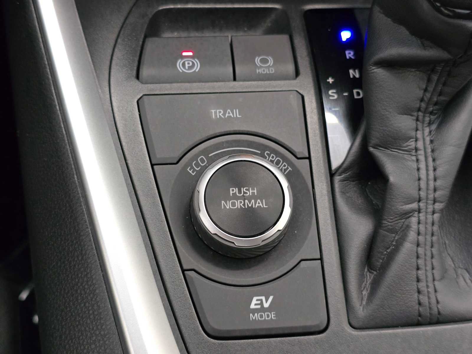 Certified 2025 Toyota RAV4 XLE w/ Convenience Package AWD/4WD image 16