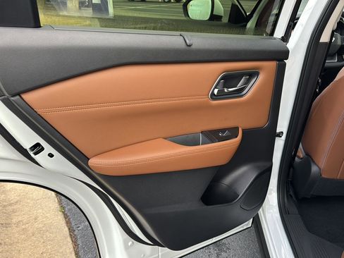 New 2026 Nissan Rogue Platinum w/ Platinum Premium Package image 15